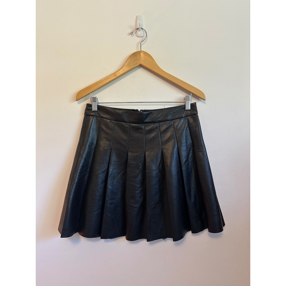 Sunday Best Aritzia Black Vegan Leather Pleated Mini Skirt | Size 10